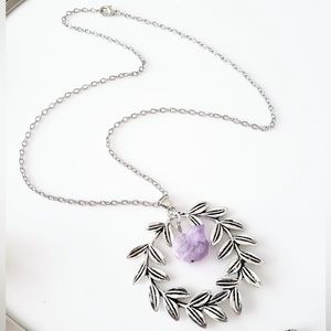 Brand New  Natural crystal amethyst laurel wreath necklace